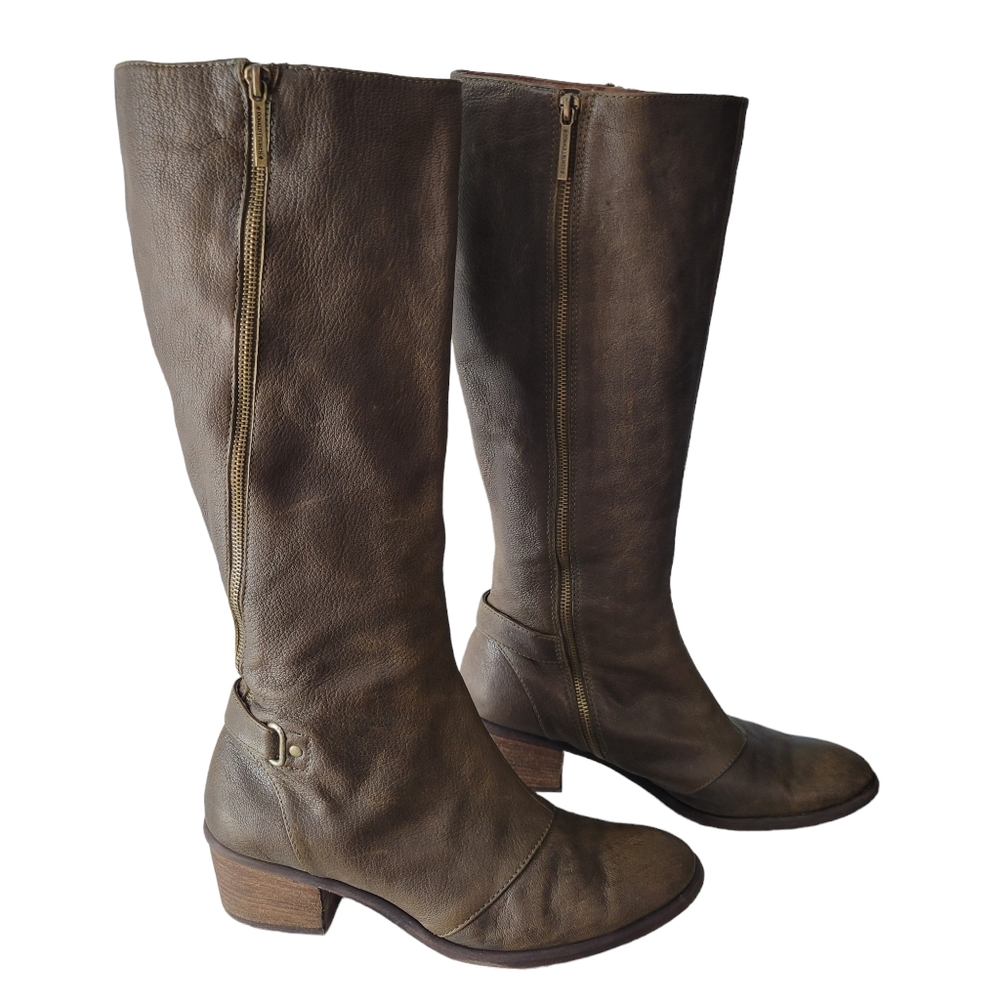 Donald J Pliner Women's Knee high boot. Sz 9.5